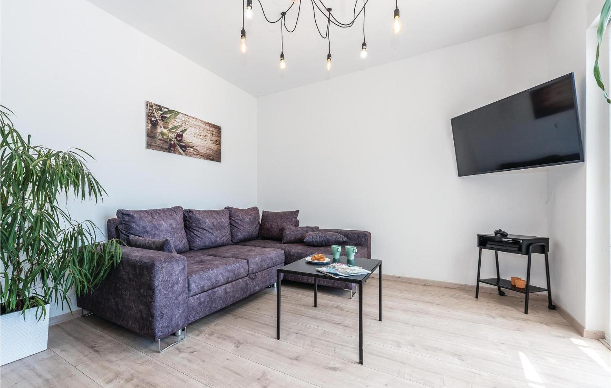 Lovely Home In Betina With Wifi Zewnętrze zdjęcie